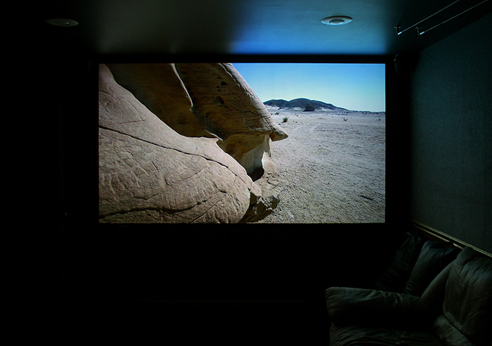 Как выбрать проектор для домашнего кинотеатра?